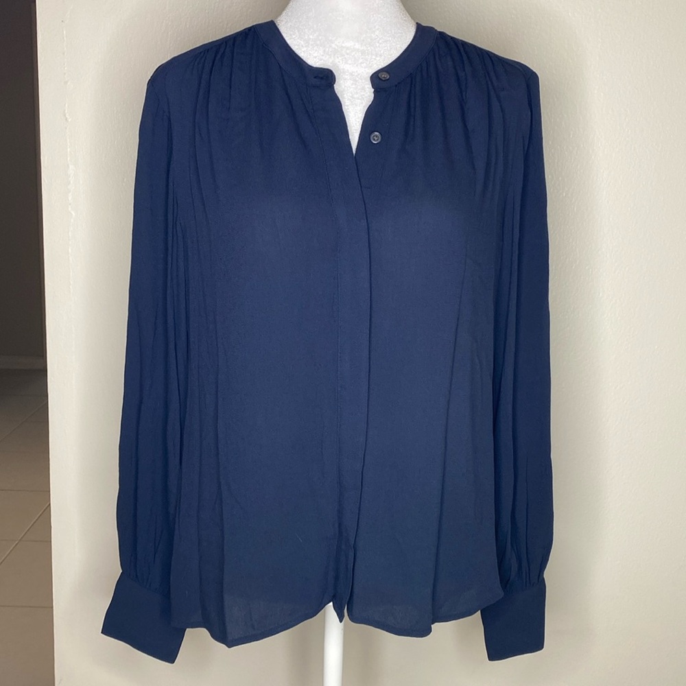 NWT! Banana Republic Long Sleeve Essential Navy Blouse - Size XS
